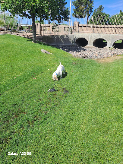 Michelle's Manicured Mutts/ Sherry's Pampered Pets