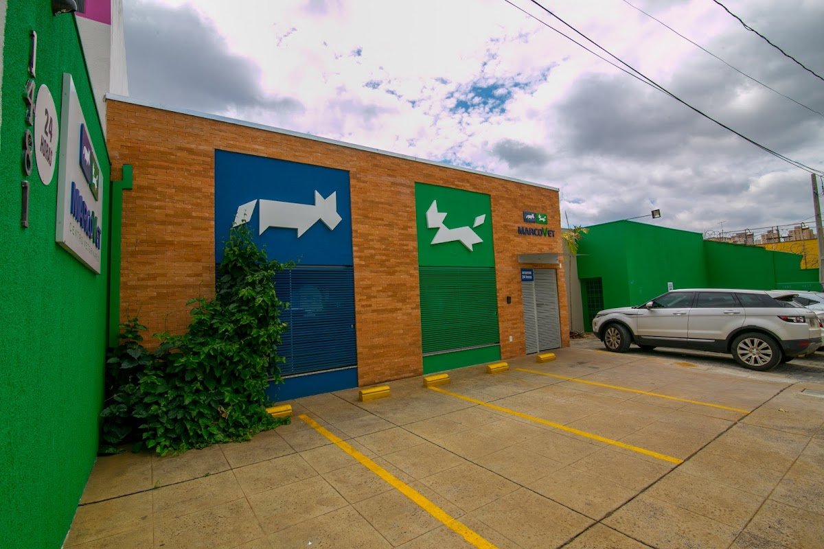 Veterinário Enock Martins