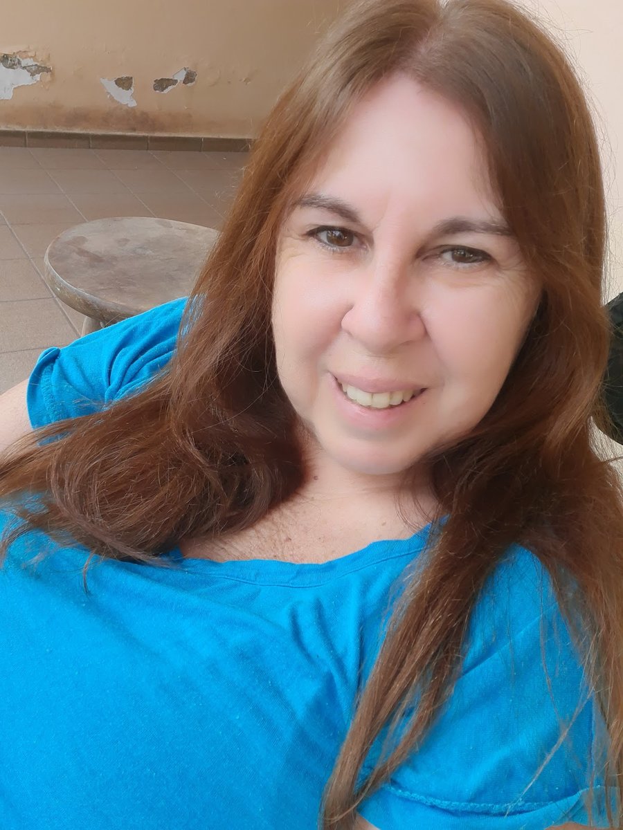 Veterinária Valéria Erthal