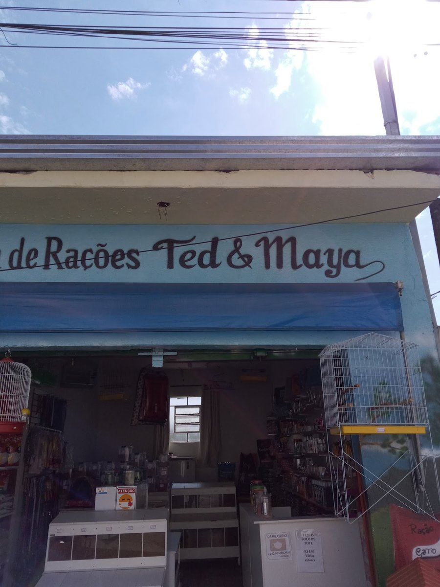 Casa de Ração Ted e Maya