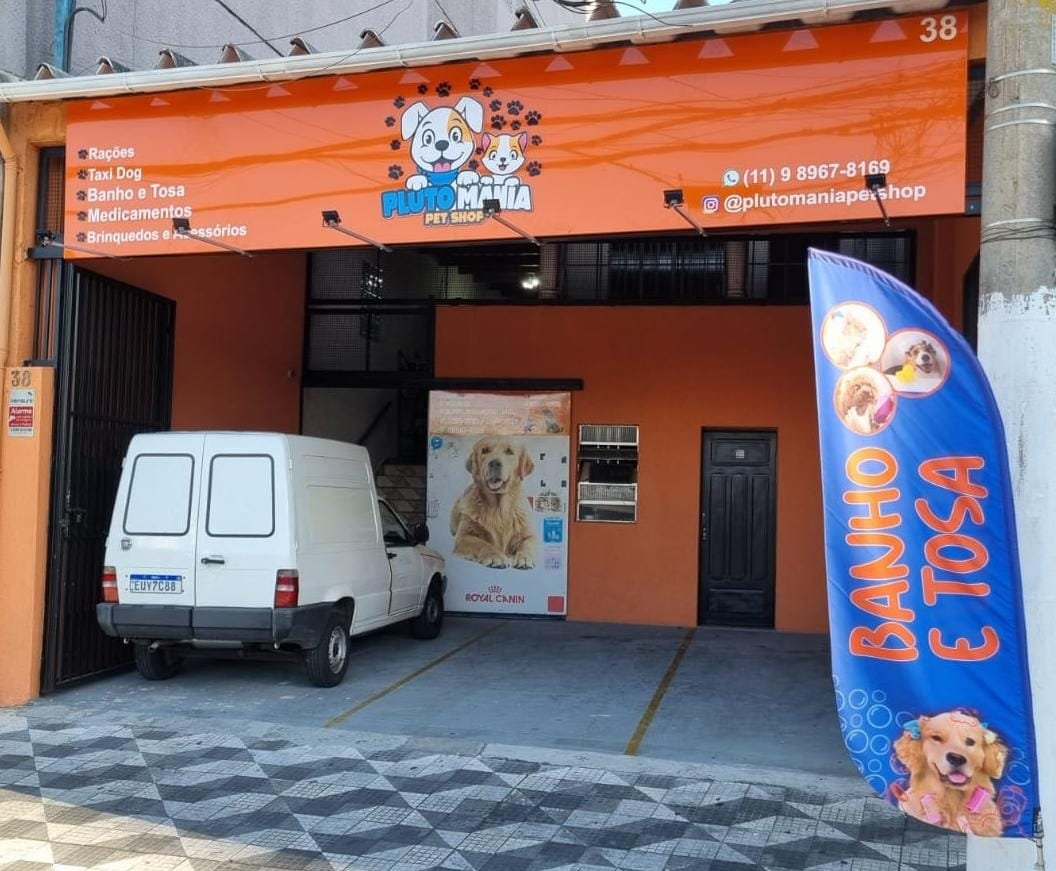 Pluto Mania Pet Shop