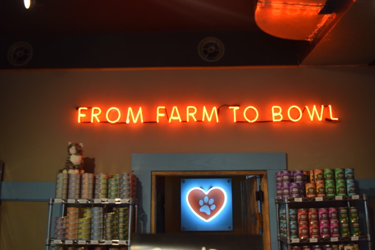 L&B Healthy Pet Markets