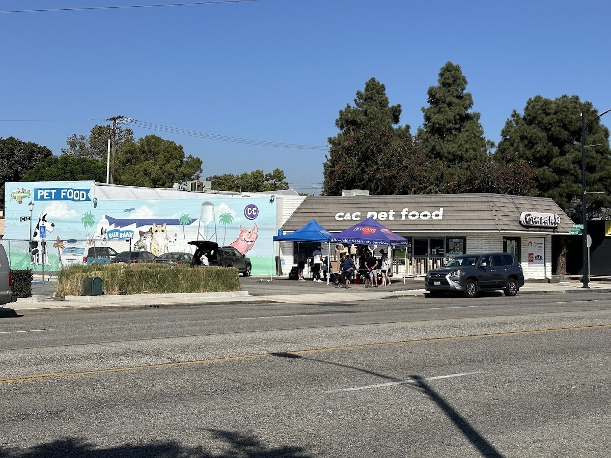 C & C Pet Food Supplies For Less🐾