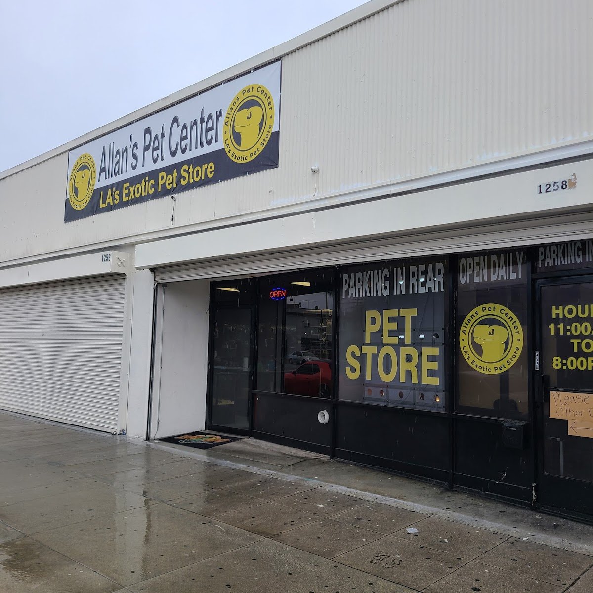 Allan's Pet Center - East LA